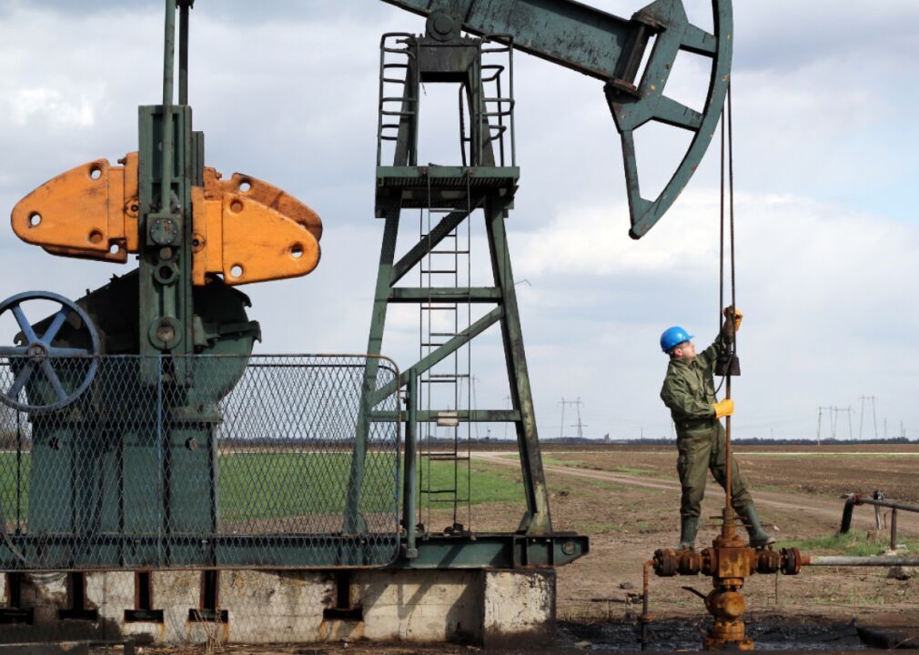 #6. Derrick operators, oil and gas